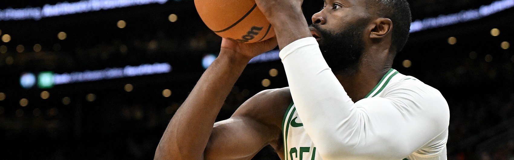 杰伦·布朗：掘金对抗很足但裁判不吹他们犯规 这影响了我的心态